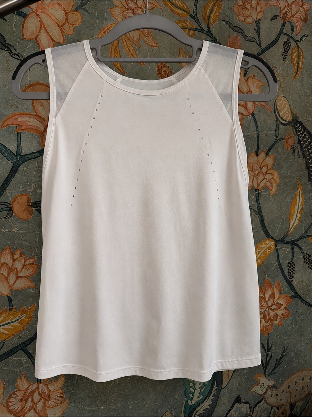 Lululemon White Mesh Panel Athletic Tank Top Size 10/12